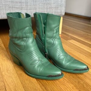 Green Greyson Steve Madden leather cowboy boots 7.5
